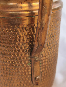 Pichet à eau en cuivre traditionnel de haute qualité avec poignées, accessoire de service pour restaurant ou hôtel à prix avantageux - Product Image 3