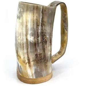 Jarra de Cuerno Artesanal con Inserto de Vidrio – Taza Vikinga para Cerveza y Café, Vajilla Rústica Natural, Venta al por Mayor Disponible - Product Image 4