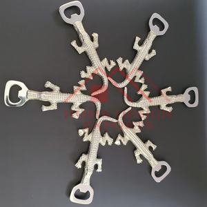 Venta caliente abrebotellas de cocodrilo Decoración de mesa de aluminio plateado único para bodas Navidad llamativo boda Navidad - Product Image 5