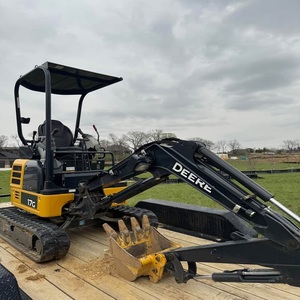 Mini-excavatrice John Deere 17G, polyvalente et robuste, conçue pour la construction, le transport et les travaux de fondation. - Product Image 1