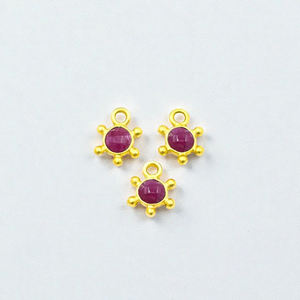 Pendentif en argent sterling 925 plaqué or avec rubis, fait main, pour collier et bracelet - Product Image 1