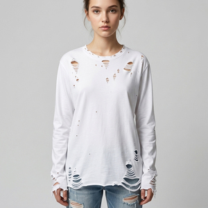 T-shirt oversize à manches longues pour femme, col rond, effet usé et déchiré, 100% coton tricoté, style streetwear - Product Image 1