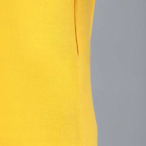 T-shirt pour homme à col rond et manches courtes, coupe ajustée, jaune uni, en coton, jersey décontracté, tricoté - Product Image 3