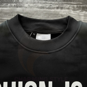 เสื้อยืดคอกลมโอเวอร์ไซส์ วินเทจ ย้อมสีดำแบบซันเฟด ผ้าฝ้ายแท้ 100% - Product Image 3
