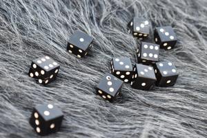 ลูกเต๋ากระดูกพิมพ์ลายตามสั่ง สำหรับเกม RPG มืออาชีพ ขายส่งอุปกรณ์เกม งานฝีมือจากวัสดุธรรมชาติ - Product Image 6