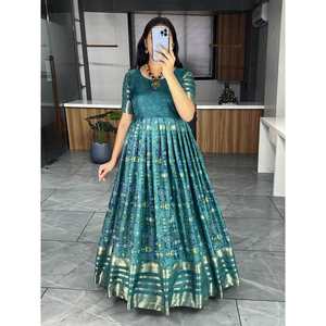 ชุดกระโปรงยาวผ้าฝ้ายขอบพิมพ์ลายดอกไม้ผ้าคอตตอนแฟนซี - Product Image 3