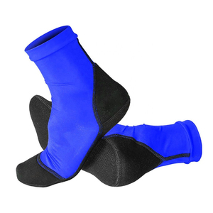 Chaussettes de sport aquatiques unisexes en néoprène, style tendance, haute performance, avec points antidérapants en silicone de 3 mm - Product Image 4