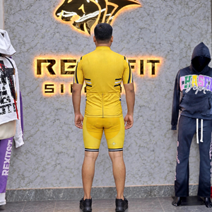 Ensemble de vêtements de cyclisme personnalisés pour femmes avec maillot respirant, short rembourré, vêtements de course légers pour le vélo de route, pour les cyclistes actifs - Product Image 2