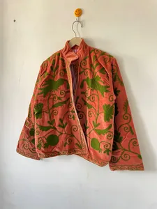 Chaqueta de Terciopelo Bordada a Mano Artesanal para Mujer, Estilo Vintage, Color Durazno Coral, Chaqueta Corta de Terciopelo Suave, Abertura Frontal, Estilo Boho, Ropa de Abrigo de Invierno - Product Image 3