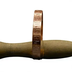 Bracelet manchette ouverte en cuivre pur, motif clé grecque gravé, motif géométrique meander sculpté, cuivre massif - Product Image 5