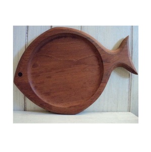 Plateau en bois décoratif, compagnon de table conçu pour une présentation élégante des repas et une fonctionnalité pratique en cuisine - Product Image 1