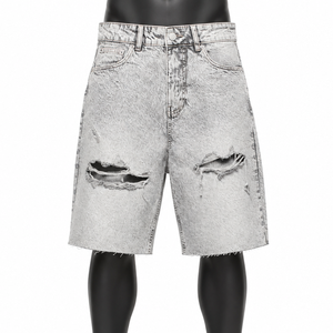 Shorts en jean gris clair déchirés et délavés pour hommes, style baggy, fabrication OEM/ODM, vente en gros, fabricant de shorts en jean streetwear - Product Image 1
