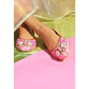 Zapatos Khussa Hechos a Mano de Diseño Personalizado en Color Sólido para Mujer, Zapatos Khussa Punjabi al por Mayor, Khussa Hechos a Mano en Varios Colores - Product Image 4