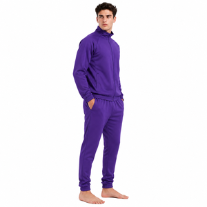 Chándal ligero para hombre que ofrece una comodidad suave para sesiones de gimnasio, jogging, correr, entrenamiento deportivo y un estilo casual diario. - Product Image 2