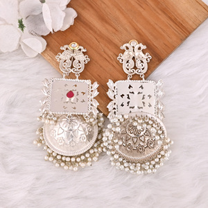 Boucles d'oreilles ethniques Jhumka en perles Hydro Kundan roses pour femmes |   Bijoux indiens traditionnels en laiton plaqué argent - Product Image 5