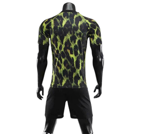 ชุดฟุตบอลชายแบบสั่งทำจากโรงงาน OEM พร้อมโลโก้พิมพ์ลายแบบ Sublimation และลายพิมพ์แบบ Heat Transfer สำหรับชุดทีม - Product Image 3