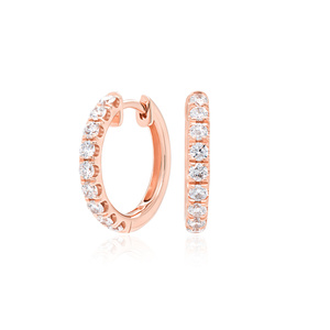 ต่างหูห่วงแบบ Huggie ชุบทองคำขาว 14K ประดับเพชรเพาะเลี้ยงทรงกลมเจียระไนแบบ Brilliant Cut น้ำหนัก 0.62 กะรัต ได้รับการรับรองจาก IGI เครื่องประดับหรูหราสำหรับงานปาร์ตี้ - Product Image 5