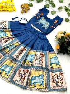 Ensemble de Lehenga et Blouse pour Enfants en Chinon de Qualité Supérieure avec Motif Imprimé et Broderie Magham – Fournisseur Grossiste Indien - Product Image 5