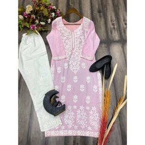 TRAVAIL DE BRODERIE SUR FIL DE RAYONNE À LA MODE KURTI AVEC PALAZZO BÉBÉ ROSE - Product Image 2