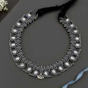 Collar con Colgante Fino Neelam de Meera Jaipur - Product Image 2