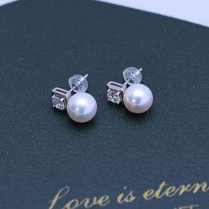 Pendientes Elegantes y Sencillos para Mujer, con Perlas Redondas Blancas de Agua Dulce de 8-9 mm, con Luz Intensa y Casi Impecables, en Plata S925 con Lazo - Product Image 5