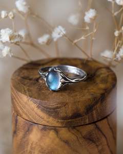 Bague de fiançailles en labradorite Anuu en argent sterling, design vintage inspiré de la nature, feuille, branche, certifiée IGI, bleu naturel - Product Image 4