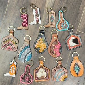 Nouvel arrivage de porte-clés en cuir sculpté à la main porte-clés mignon en cuir de forme exotique accessoires en cuir usiné porte-clés mignon pour unisexe - Product Image 5