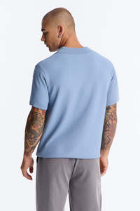 Polo en tricot à manches courtes bleu clair pour homme avec poche, style décontracté, coton respirant, couleur unie, coupe classique - Product Image 2