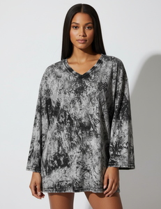 Camiseta Premium para Mujer, Cuello en V, Estilo Holgado, Lavado Ácido, 200 GSM, Algodón, Blanco y Negro - Product Image 1