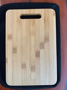 Des planches en bois vietnamiennes pour la préparation des aliments et la présentation sur la table, conçues pour les cuisines et salles à manger modernes - Product Image 6