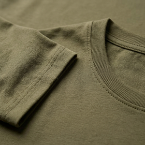 T-shirt en tricot pour homme, vert olive uni, manches courtes, coupe classique, col rond, décontracté, 100% coton, respirant, design uni teint - Product Image 5
