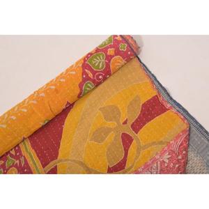 Colcha Kantha Gudri Vintage Hecha a Mano, Reversible, de Algodón, Manta India para un Hogar Acogedor - Product Image 4