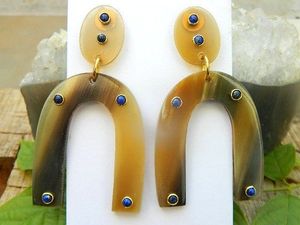 Boucles d'oreilles de luxe faites à la main en corne véritable de buffle, bijoux de mode légers et élégants, boucles d'oreilles statement - Product Image 4
