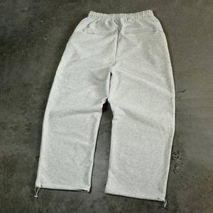 Pantalones Deportivos Personalizados de Felpa Francesa, Gruesos, de Algodón, Color Gris, Estilo Jogger, con Cordón Negro, Cintura Elástica, Holgados, para Hombre - Product Image 6