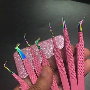 Pince à cils volume de 90 degrés avec logo personnalisé rose et pointe arc-en-ciel Pince à cils en acier durable pour la beauté - Product Image 3