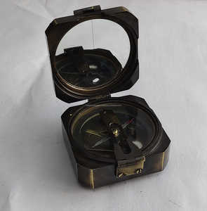 Boussole prismatique en laiton massif avec lentille de visée miroir, style boussole de poche octogonale - Product Image 3