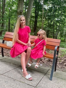 ชุดมินิมอลสีชมพูคุณแม่ & ลูกสาว,เดรสคอตตอนเนื้อนุ่มสวมใส่สบายผลิตจากผ้านิ่มชุดเดรสสมบูรณ์แบบสำหรับออกนอกบ้าน - Product Image 5