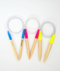 Aiguilles à tricoter en bois en gros, câble sans mémoire. Léger, doux et adapté à tous les projets de tricot circulaire - Product Image 4