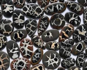 Venta al por Mayor de Gemas Naturales de Septariana Negra de Calidad, Lote de Cabujones Pulidos, Gemas Sueltas de Diferentes Formas para Joyería - Product Image 3
