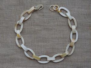 Collar de Lujo Hecho a Mano con Cuerno de Búfalo de MN EXPORTS, Joyería Natural Sostenible de Uttar Pradesh para Mujer, Alta Calidad - Product Image 1