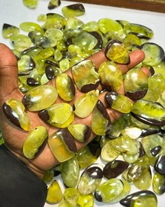 Lote de Cabujones de Prehnita Verde Natural, Gemas Sueltas Pulimentadas, Formas Surtidas, para Fabricación de Joyería, Suministro al por Mayor - Product Image 2