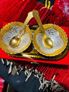 Ensemble de bols en laiton plaqué or et argent KAKA ENTERPRISES, 2 cuillères |   Boîte cadeau en velours royal de conception allemande moderne, faite à la main et légère - Product Image 5