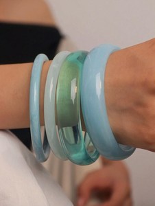 Bracelets en résine Aqua Glow translucides, bracelets effet verre Sea Breeze, ensemble de bracelets en résine Pastel Lagoon, empilables en cristal - Product Image 2
