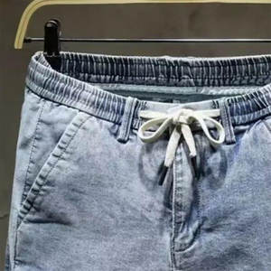 Shorts de mezclilla elásticos para hombre, cintura media, estilo urbano, cómodos, elegantes y de verano. - Product Image 4