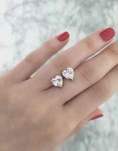 Pendientes de tuerca con forma de corazón chapados en rodio VVS Moissanite para mujer, plata de ley 925, regalo solitario romántico y moderno para ella - Product Image 1