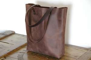 กระเป๋าโท้ทหนังแท้ 100% งานแฮนด์เมด พร้อมซิป สกรีนโลโก้ได้ หนังวัวแท้ กระเป๋าสะพายไหล่สำหรับผู้หญิง - Product Image 2