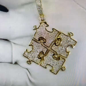 Colgante de Cabeza de León Rey de la Selva, Chapado en Oro de 14K con Moissanita Transparente en Plata de Ley 925, Superventas para Hombre - Product Image 2