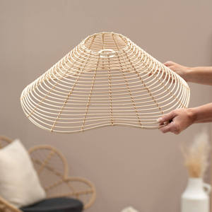 Abat-jour en rotin en forme de dôme, tissage croisé, franges au bas, abat-jour suspendu artisanal, couverture de lampe suspendue au plafond, style Japandi Boho - Product Image 4