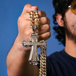 Collier pour homme Hip Hop avec pendentif croix creuse Jésus plaqué or 14 carats et chaîne cubaine de 10 mm 24 pouces - Product Image 3