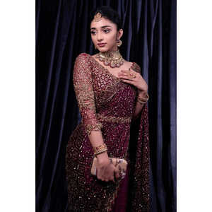 Sari de Diseño con Bordado Multicapa, Codificación y Lentejuelas para Moda India y Pakistaní - Product Image 4